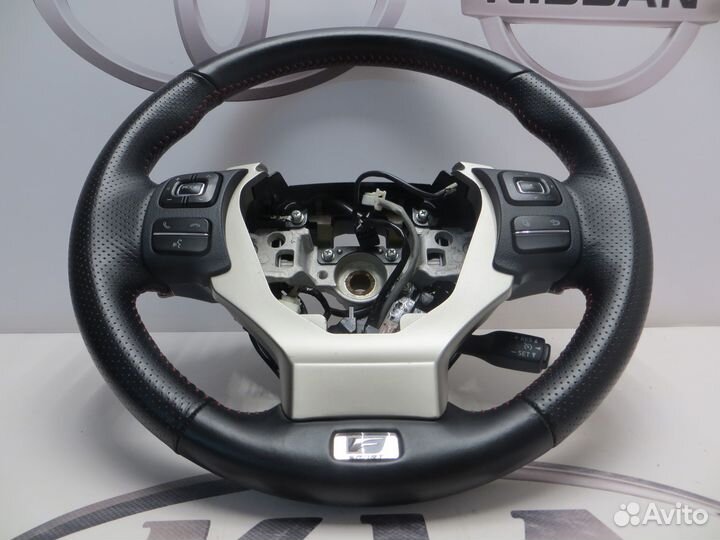 Рулевое колесо Lexus F-Sport