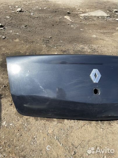 Renault logan крышка багажника