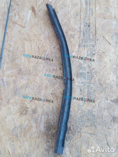 Уплотнитель подкапотного пространства BMW 3