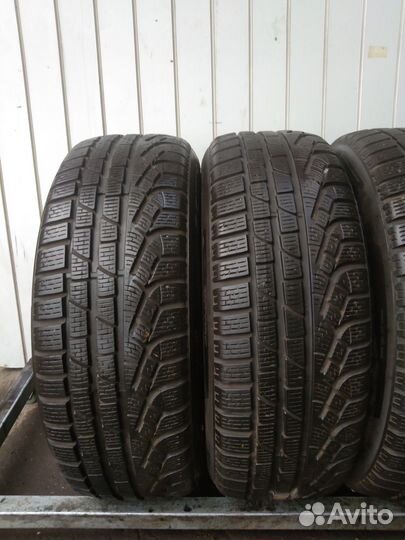 Pirelli Winter Sottozero 210 Serie II 225/60 R17 99H
