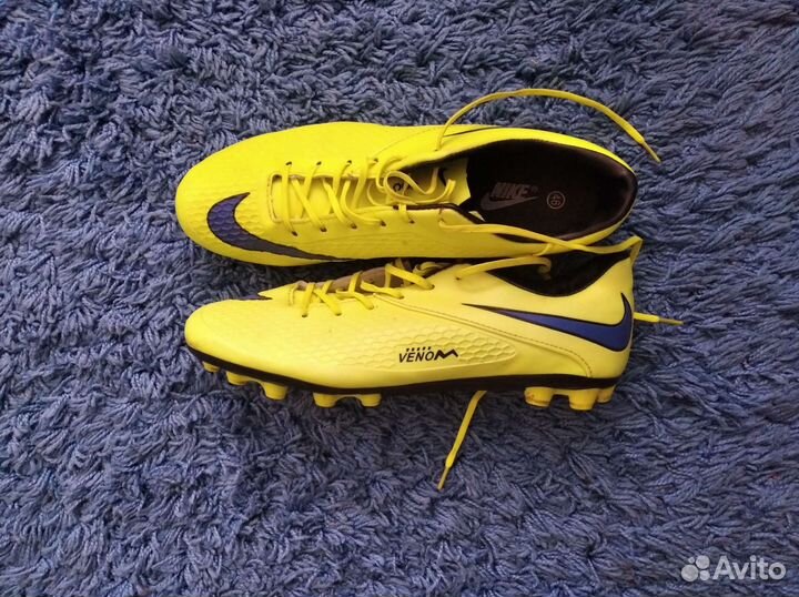 Футбольные бутсы nike