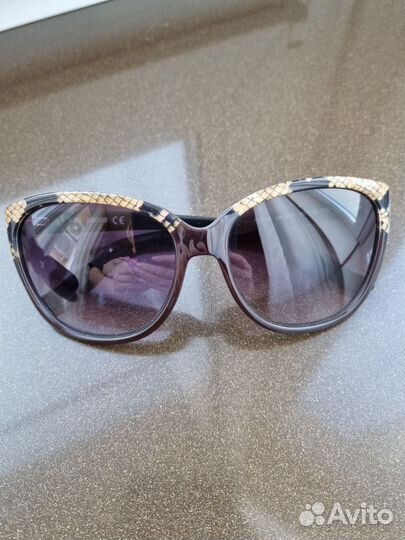 Солнцезащитные очки женские брендовые
