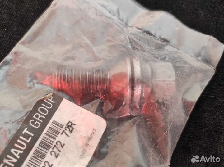 Колесный болт Renault