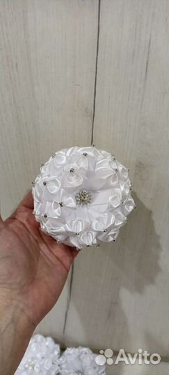 Белые банты