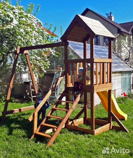 Деревянная площадка