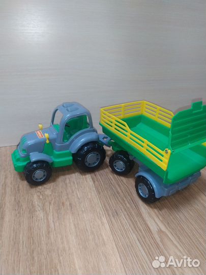 Трактор с прицепом фирма Полесье