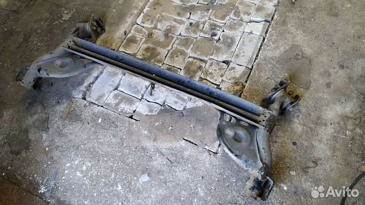 Балка задняя Nissan Note (E11) 2006-2013