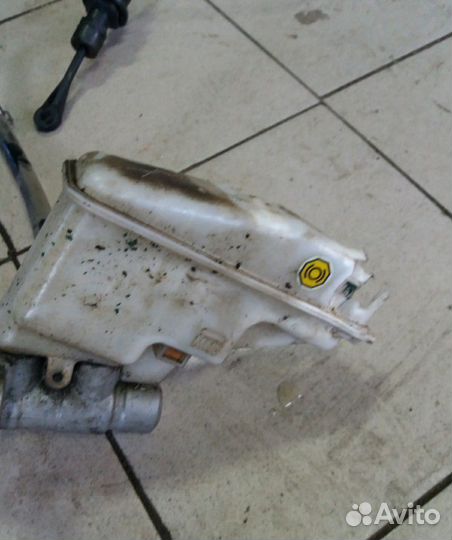 Главный тормозной цилиндр Kia Ceed 2 JD