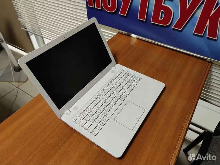 Ноутбук игровой Asus бу / ssd / core i3 / гарантия