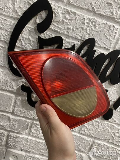 Задний внутренний фонарь