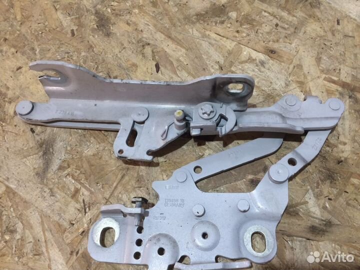 BMW F30 Петля капота правая с Японии