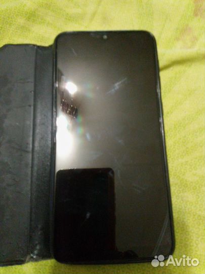 Samsung Galaxy A10, 4/32 ГБ