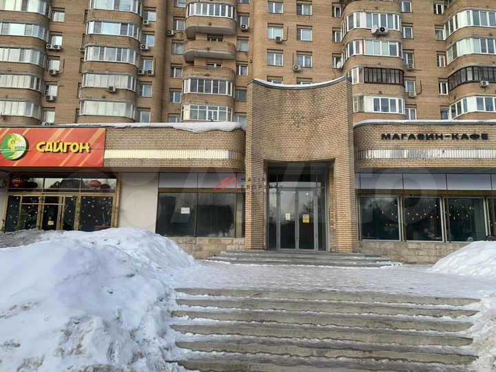 Сдам торговое помещение, 207 м²