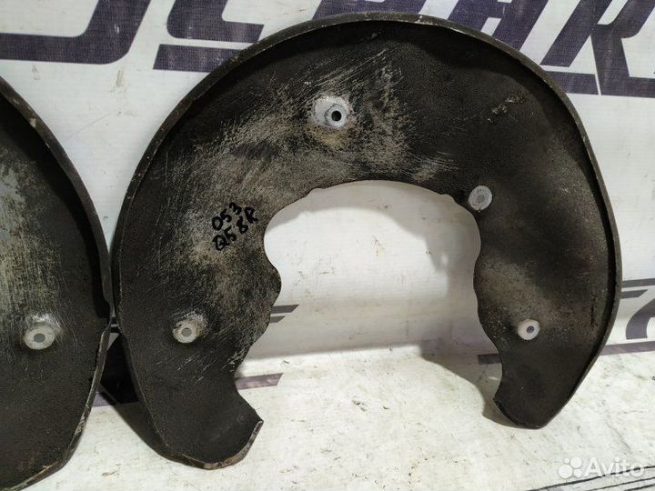 Пыльник тормозного диска Audi Q5 8R 2.0 CNC 2013