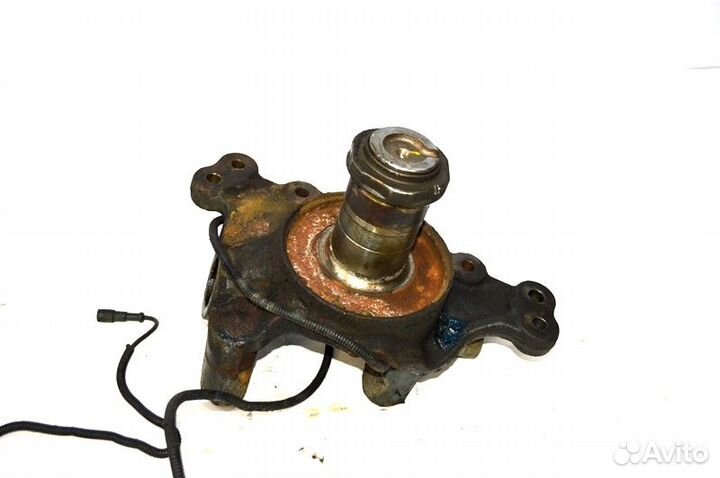 Поворотный кулак переднего моста, правый mercedes