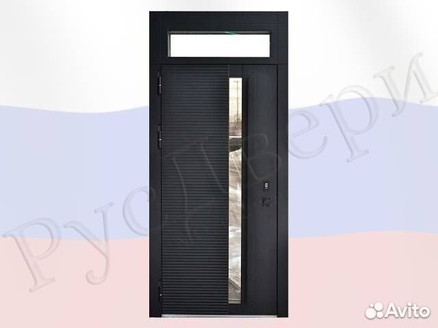 Металлическая входная дверь с окном и фрамугой