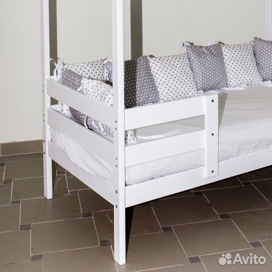 Кровать двухьярусная