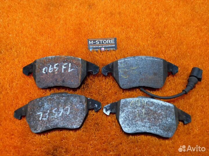 Колодки тормозные передние Volkswagen Passat B6