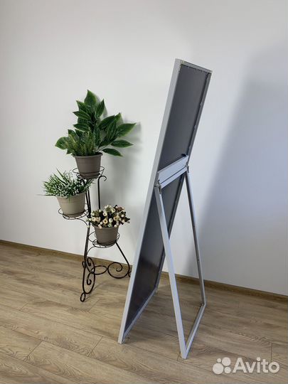 Зеркало напольное в белой раме