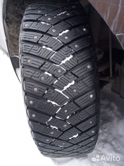 Goodyear Ultragrip Ice Arctic 205/60 R16