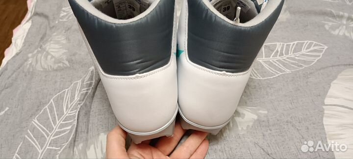 Лыжные ботинки 39 размера NNN