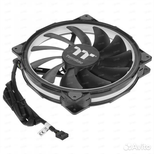 Три вентилятора Thermaltake Premium Riing 20 RGB