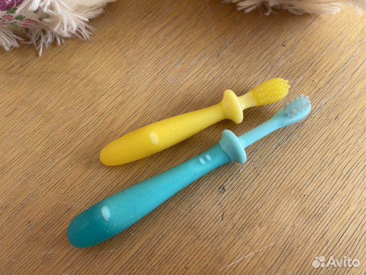 Зубная щетка детская