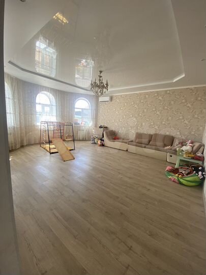 Коттедж 222,7 м² на участке 6 сот.