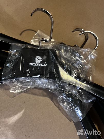 Плечики на вешалку одежды пластиковые фирменные