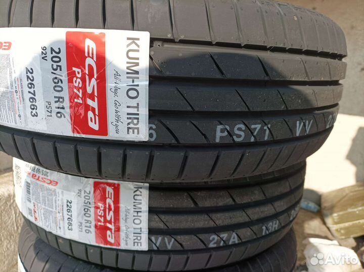 Kumho Ecsta PS71 205/60 R16 92V