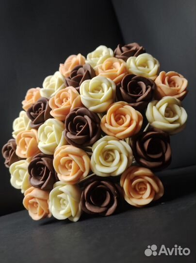 Букет из молочного и белого шоколада - 29 шт