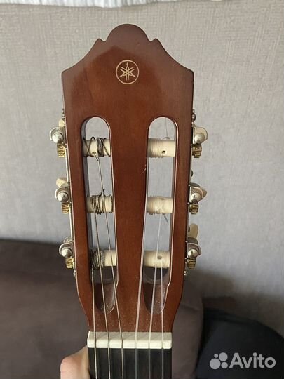 Гитара yamaha c40 с чехлом и подставкой