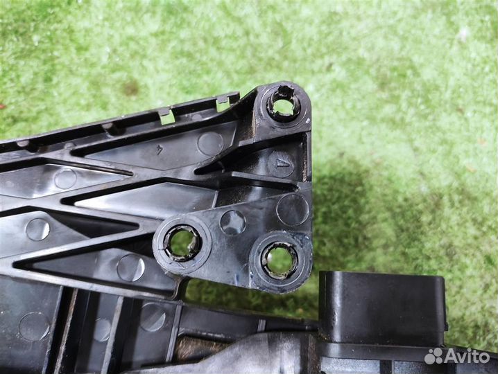 Замок двери задней левой Ford Focus 2 (CB4) 2008