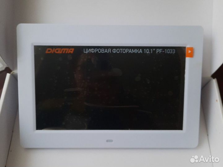 Цифровая фоторамка Digma PF-1033