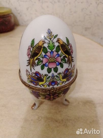 Фарфоровая шкатулка Яйцо