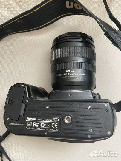 Nikon D70 с объективом