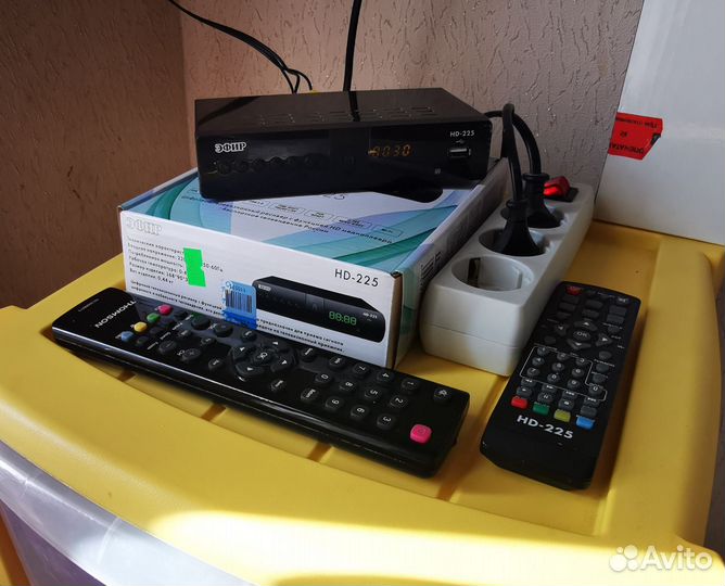 Телевизор Thomson LED TV 22 (55см) + ресивер