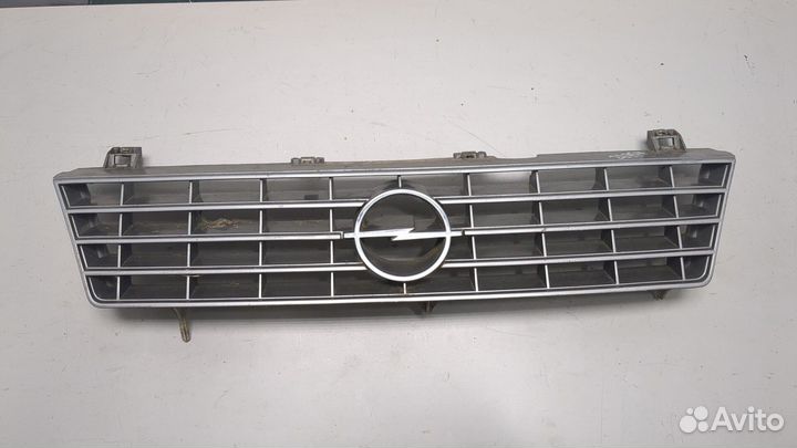 Решетка радиатора Opel Senator, 1985