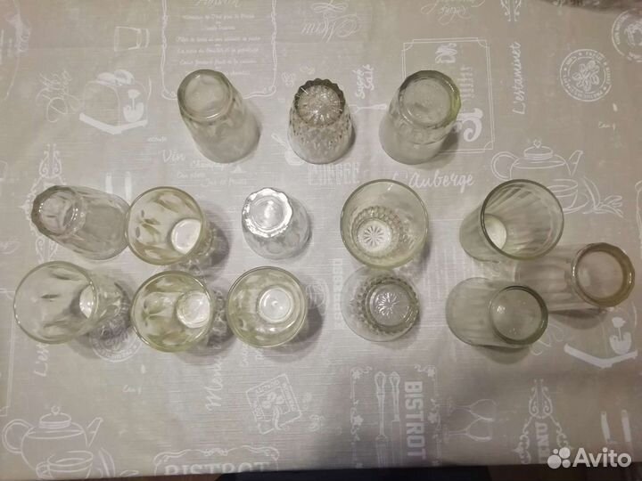 Посуда: стаканы, чайник заварочный,кружки,тарелки