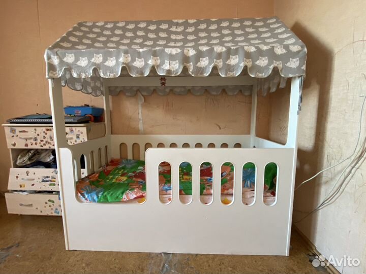 Кровать домик б/у