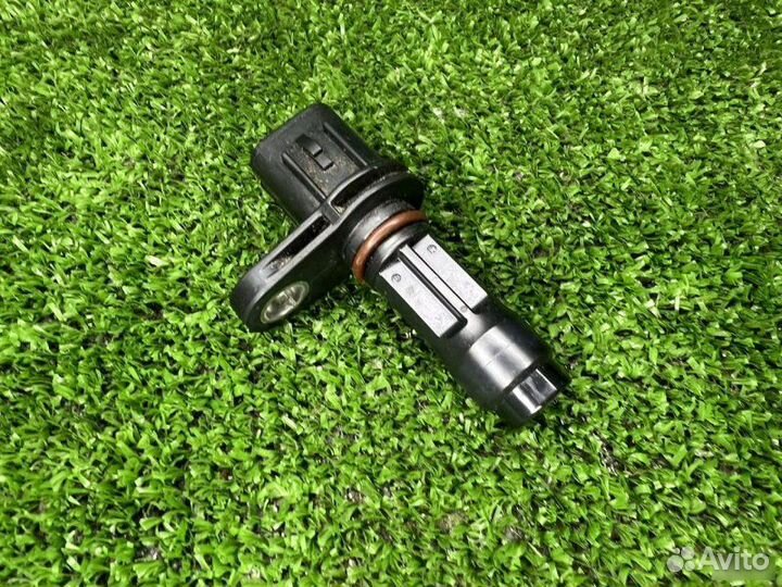Датчик положения коленвала Toyota Camry XV70