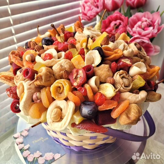 Съедобные букеты из сухофруктов и орехов