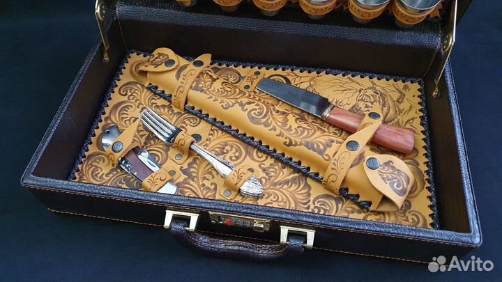 Подарочный набор для пикника в кейсе #2