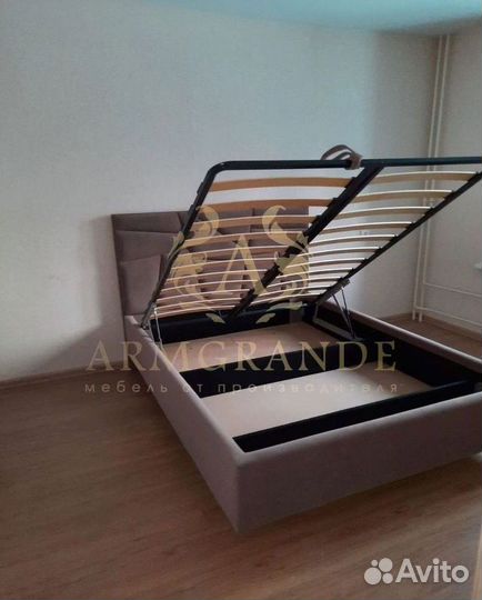 Кровать двуспальная с гарантией