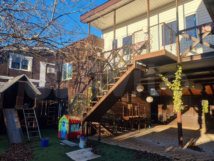 Дом 212 м² на участке 10 сот.