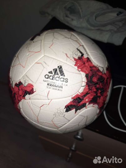 Футбольный мяч adidas match ball replica krasava