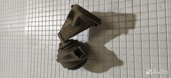 Подушка двигателя Mercedes W140