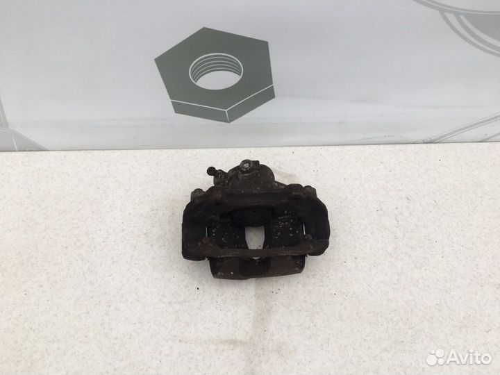 Тормозной суппорт передний правый Mercedes-Benz E