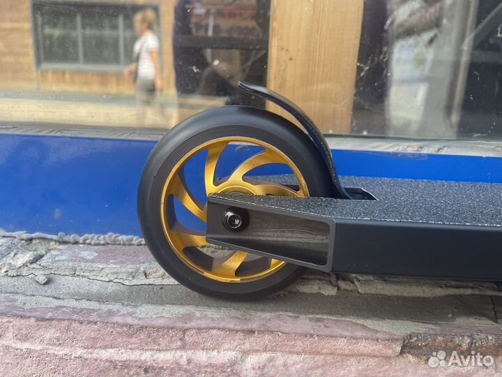 Трюковой самокат новый