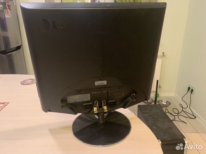 Монитор LG